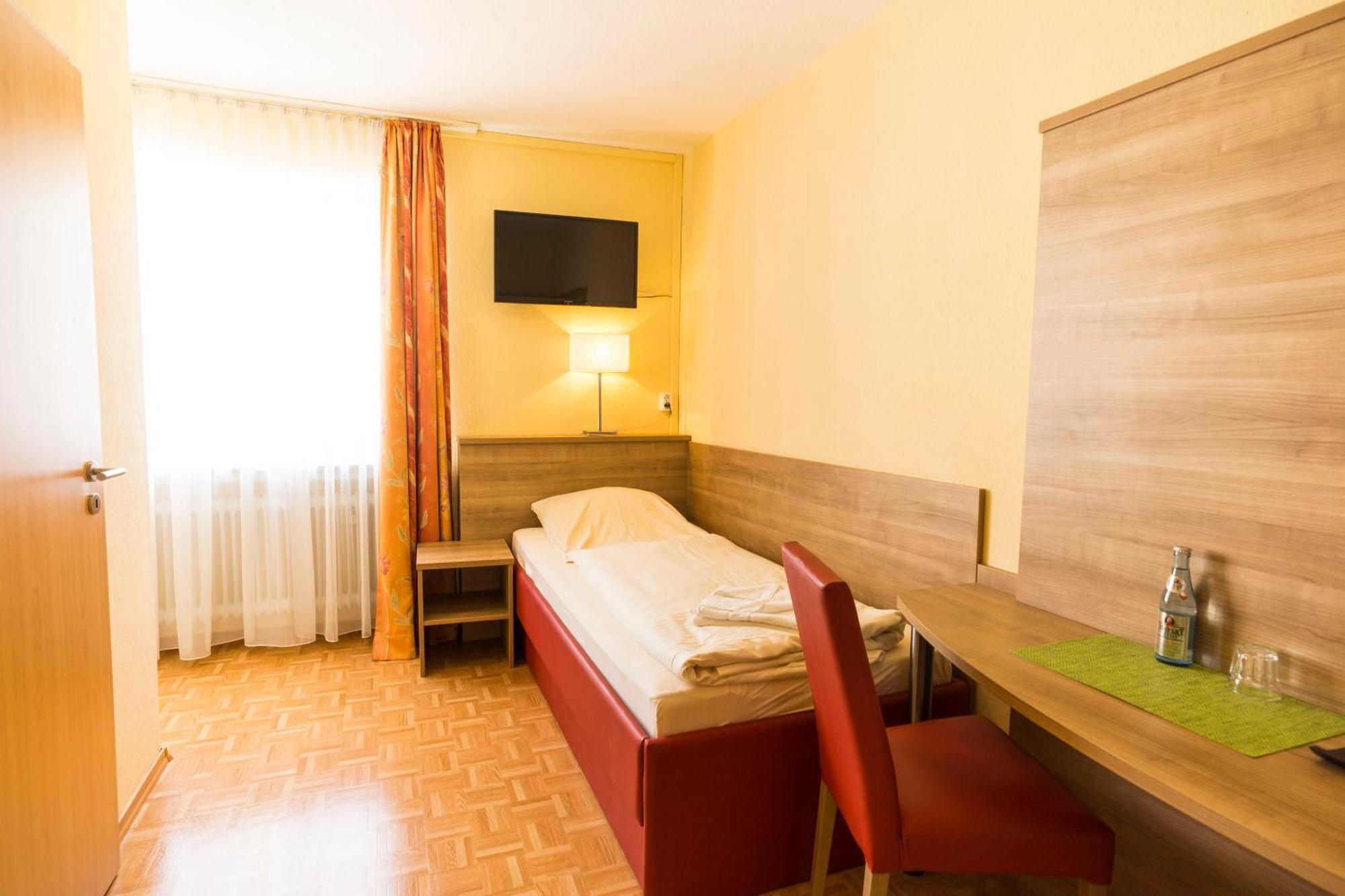 Hotel Gasthof Rose Guenzburg Ngoại thất bức ảnh